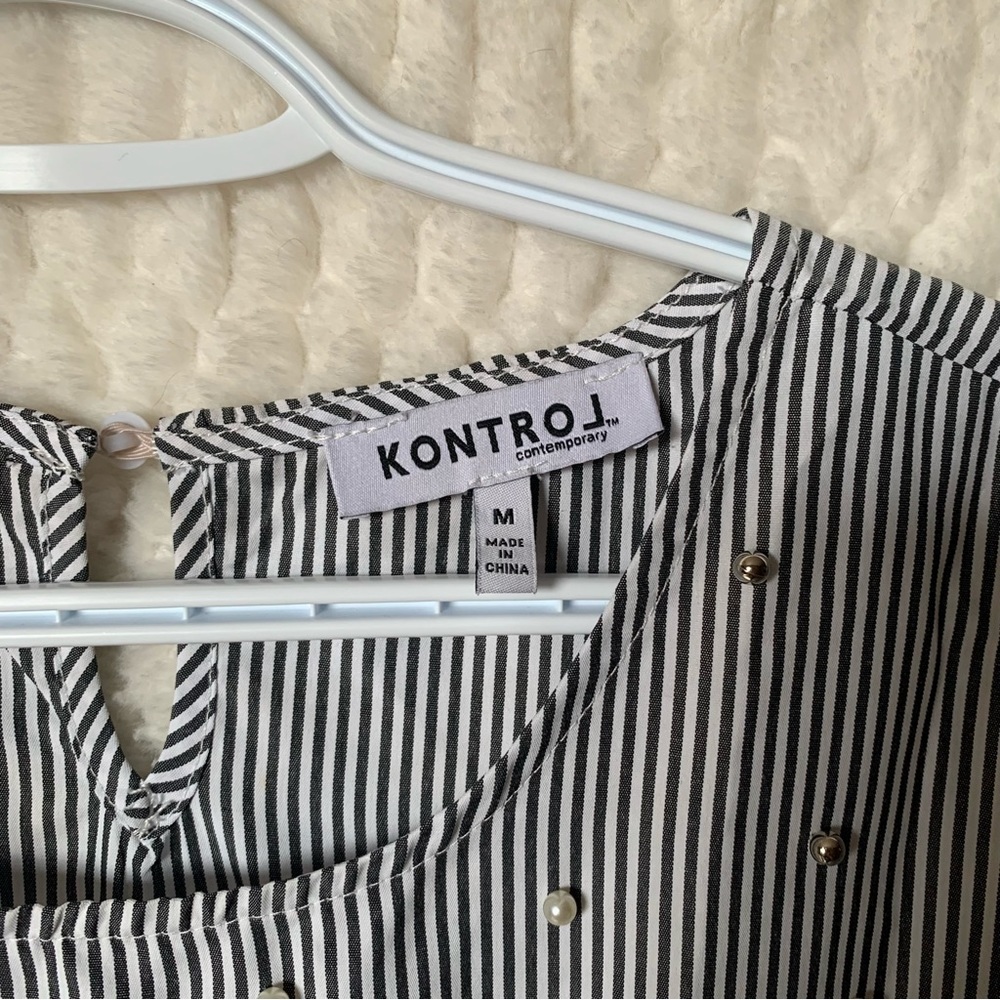 Blouse ⭐️ - Picture 3 of 3